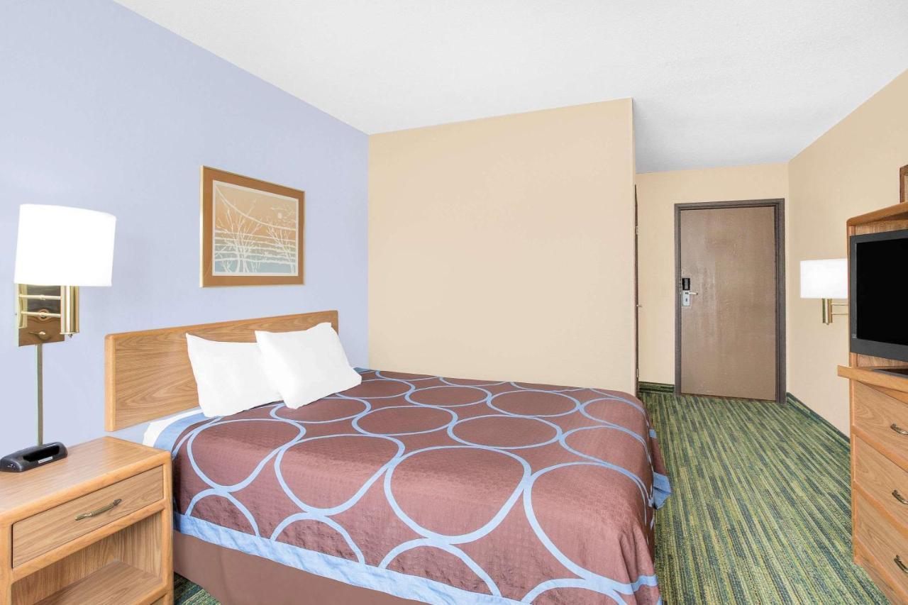 Boarders Inn & Suites By Cobblestone Hotels Waterloo Cedar Falls Zewnętrze zdjęcie