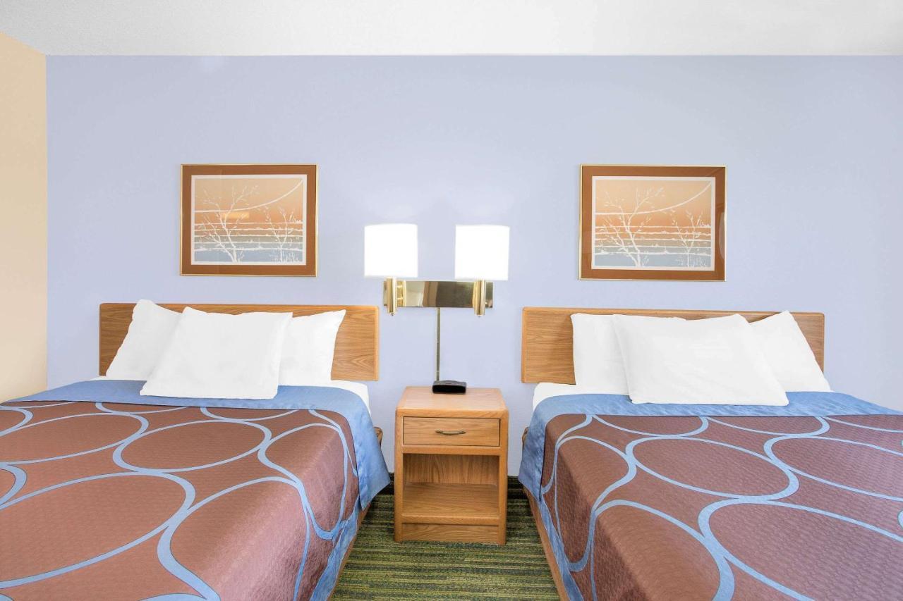 Boarders Inn & Suites By Cobblestone Hotels Waterloo Cedar Falls Zewnętrze zdjęcie